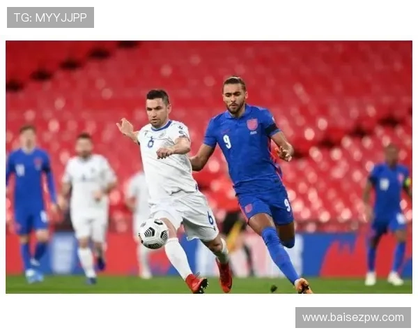 沃特金斯国家队战术角色与首发位置适配问题分析 沃特金斯国家队战术角色与首发位置适配问题分析